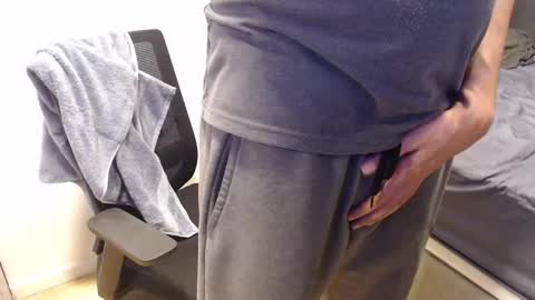 hornyedging online show from April 5, 2026, 10:18 pm