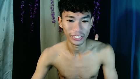 Snapshot of yourdreamboyx chatting on December 4, 2024, 5:00 pm Rence online show from December 4, 2024, 5:00 pm