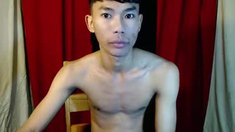 Snapshot of yourdreamboyx chatting on December 16, 2024, 1:00 pm Rence online show from December 16, 2024, 1:00 pm