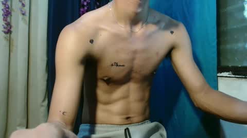 Snapshot of yourdreamboyx chatting on January 15, 2025, 2:27 am Rence online show from January 15, 2025, 2:27 am