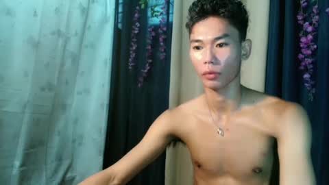 Snapshot of yourdreamboyx chatting on January 29, 2025, 6:43 am Rence online show from January 29, 2025, 6:43 am