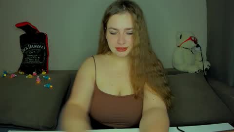 yourgem__ online show from December 22, 2025, 2:19 am