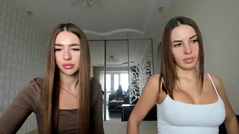 Snapshot of yourgirl_ariella chatting on October 31, 2025, 10:27 am Ariella online show from October 31, 2025, 10:27 am