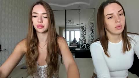 Snapshot of yourgirl_ariella chatting on November 4, 2025, 10:14 am Ariella online show from November 4, 2025, 10:14 am