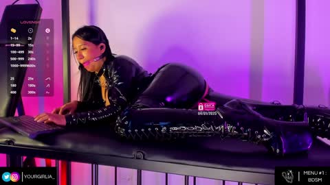 Snapshot of yourgirlia_ chatting on January 4, 2025, 8:39 am Call me Lia online show from January 4, 2025, 8:39 am