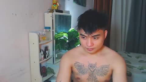 Snapshot of yourhandsome_hunk chatting on May 25, 2026, 9:32 pm Paul online show from May 25, 2026, 9:32 pm