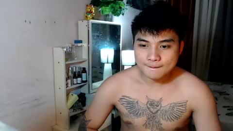Snapshot of yourhandsome_hunk chatting on June 15, 2026, 6:15 am Paul online show from June 15, 2026, 6:15 am