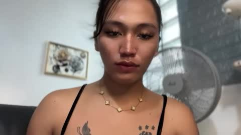 Snapshot of yourhotlove_jamellaxxx chatting on October 26, 2025, 7:47 am LOVING JAMMELA online show from October 26, 2025, 7:47 am