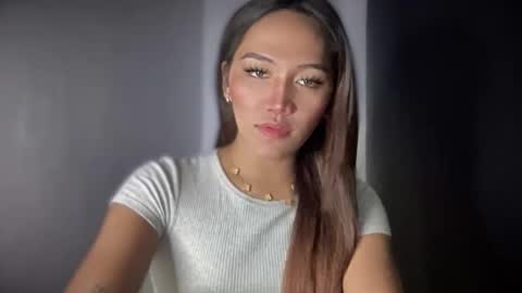 Snapshot of yourhotlove_jamellaxxx chatting on December 2, 2025, 8:19 am LOVING JAMMELA online show from December 2, 2025, 8:19 am