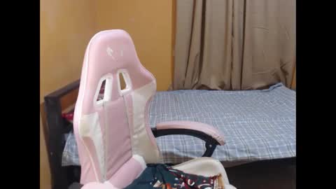 Glenda online show from April 26, 2026, 1:47 am