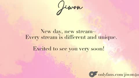 Snapshot of yourlovelykgirlfriend chatting on July 1, 2026, 8:08 pm J i w o n online show from July 1, 2026, 8:08 pm