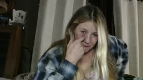 Snapshot of yourmomma999 chatting on December 9, 2024, 3:29 am yourmomma999 online show from December 9, 2024, 3:29 am