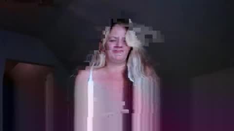 Snapshot of yourmomma999 chatting on November 10, 2025, 11:15 pm yourmomma999 online show from November 10, 2025, 11:15 pm