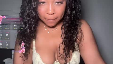 Snapshot of yourmommysilk chatting on June 20, 2026, 11:13 am YOURMOMMY online show from June 20, 2026, 11:13 am