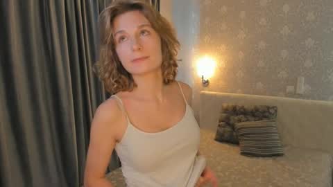 Snapshot of yourmuseee chatting on February 6, 2026, 9:01 am Sonya online show from February 6, 2026, 9:01 am