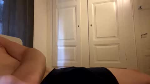 Yours online show from September 15, 2025, 3:56 pm