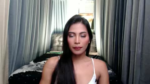 Snapshot of yourprettybella_ts chatting on November 3, 2025, 4:41 pm yourprettybella_ts online show from November 3, 2025, 4:41 pm