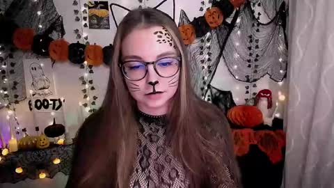 Snapshot of yours_piece_of_happiness_ chatting on October 28, 2025, 9:02 am Happy online show from October 28, 2025, 9:02 am