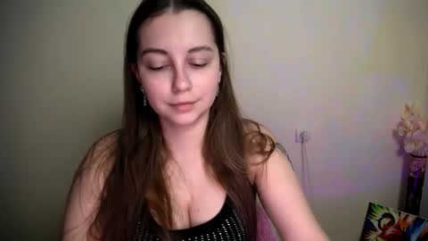 Snapshot of yours_piece_of_happiness_ chatting on January 8, 2026, 6:37 am Happy online show from January 8, 2026, 6:37 am