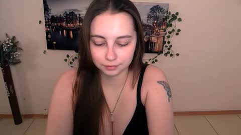 Snapshot of yours_piece_of_happiness_ chatting on February 25, 2026, 6:34 am Happy online show from February 25, 2026, 6:34 am