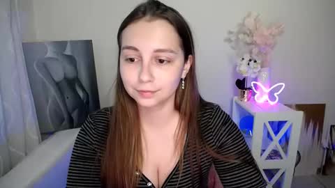 Snapshot of yours_piece_of_happiness_ chatting on May 29, 2026, 5:38 am Happy online show from May 29, 2026, 5:38 am
