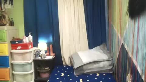 Nica Trocio online show from April 16, 2026, 2:29 pm