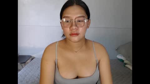 yoursexy_reb online show from February 2, 2026, 3:05 am