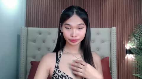 yoursluttyashxx online show from November 24, 2025, 11:10 am