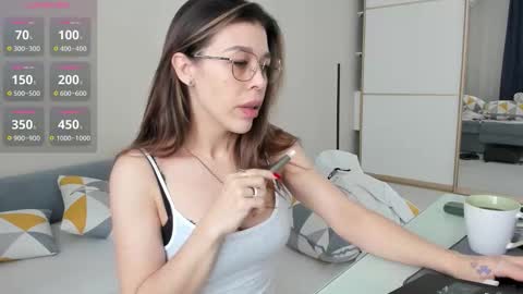 yoursoul_mila online show from January 14, 2026, 11:49 am