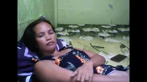 yoursquirt8lover online show from May 24, 2026, 4:06 am