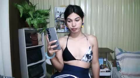 yoursubmissive_larah online show from May 7, 2026, 12:21 pm