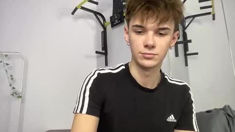 Snapshot of yoursweetyguy chatting on November 10, 2025, 4:17 pm yoursweetyguy online show from November 10, 2025, 4:17 pm