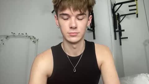 Snapshot of yoursweetyguy chatting on November 27, 2025, 6:32 pm yoursweetyguy online show from November 27, 2025, 6:32 pm