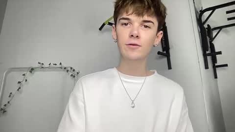 Snapshot of yoursweetyguy chatting on December 2, 2025, 4:46 pm yoursweetyguy online show from December 2, 2025, 4:46 pm