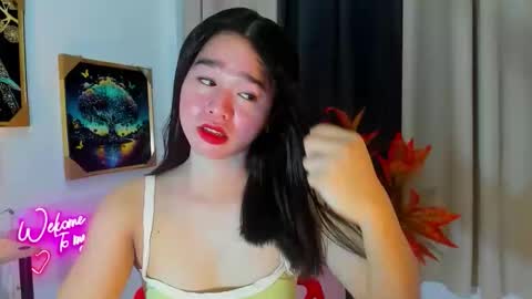 yourtinybunny online show from November 3, 2025, 11:33 am