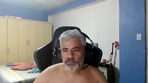 yourtoytoyoumaster3 online show from November 25, 2025, 7:47 pm