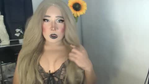 Snapshot of yourtransjeen chatting on February 25, 2025, 4:00 pm Jeen online show from February 25, 2025, 4:00 pm