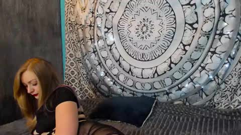 YourVenus00 -Follow my OF online show from February 19, 2026, 12:56 pm