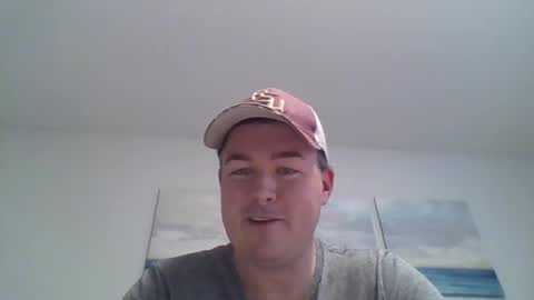 Snapshot of youwish1010 chatting on January 10, 2025, 9:42 pm youwish1010 online show from January 10, 2025, 9:42 pm