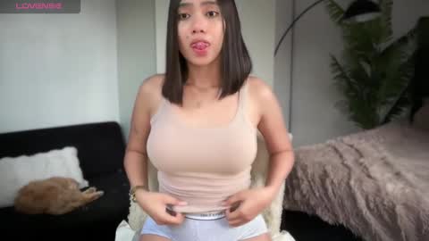 Snapshot of yowginethegreat chatting on December 8, 2024, 7:37 am YowgineTheGreat online show from December 8, 2024, 7:37 am