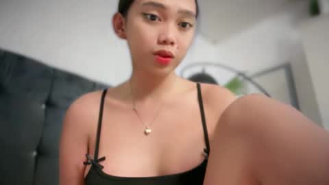 Snapshot of yowginethegreat chatting on February 6, 2025, 12:16 pm YowgineTheGreat online show from February 6, 2025, 12:16 pm