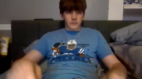 Snapshot of yp05 chatting on June 7, 2026, 3:32 am YoungPhysique05 online show from June 7, 2026, 3:32 am