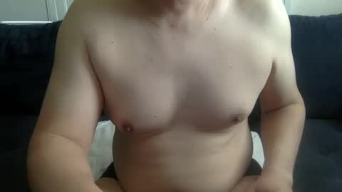 Snapshot of yque2 chatting on February 18, 2025, 8:03 pm yque online show from February 18, 2025, 8:03 pm