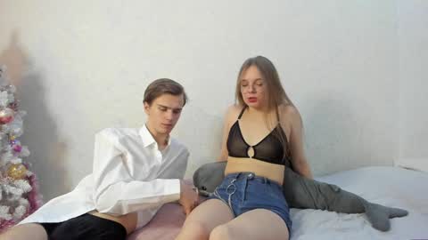 Snapshot of yueslang chatting on January 30, 2025, 8:10 pm Yue Lang and Samm online show from January 30, 2025, 8:10 pm