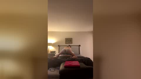 yuhop3 online show from April 25, 2026, 11:13 pm