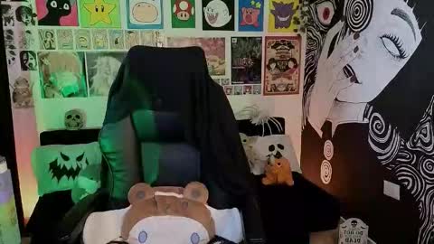 Snapshot of yuhwa chatting on October 17, 2025, 7:05 pm rawr Anne Independent model online show from October 17, 2025, 7:05 pm