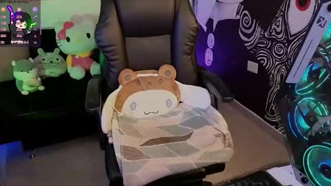 Snapshot of yuhwa chatting on November 10, 2025, 7:24 pm rawr Anne Independent model online show from November 10, 2025, 7:24 pm