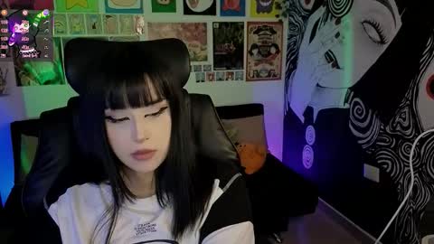    rawr   Anne Independent model      online show from November 21, 2025, 1:37 am