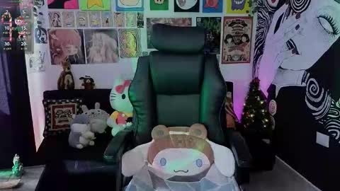    rawr   Anne Independent model      online show from December 14, 2025, 6:23 pm