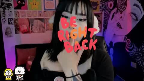    rawr   Anne Independent model      online show from December 16, 2025, 4:45 pm